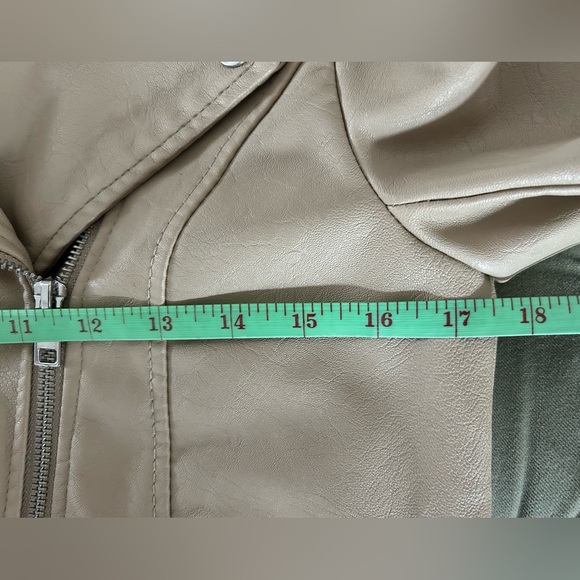Forever 21 Belted Moto Jacket NWT Taupe Beige S Faux Leather NICKS/FLAW SEE PICS - Picture 5 of 14